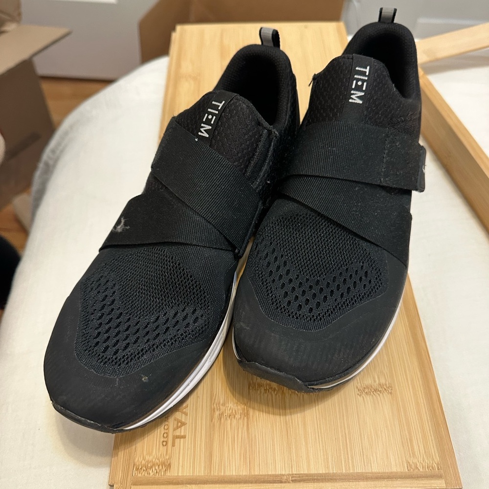 Time Slipstream Black Geometric Spin Shoes